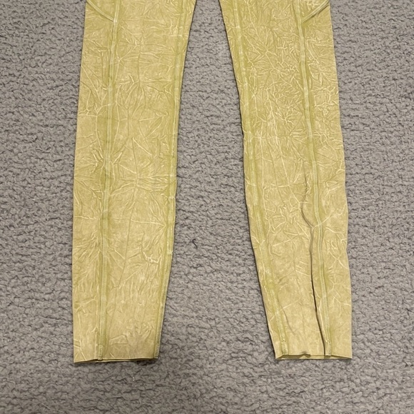 Lululemon Fast and Free High Rise Tight 25" *Ice Dye
Ice Wash Hazel Green size 2 - Picture 4 of 8